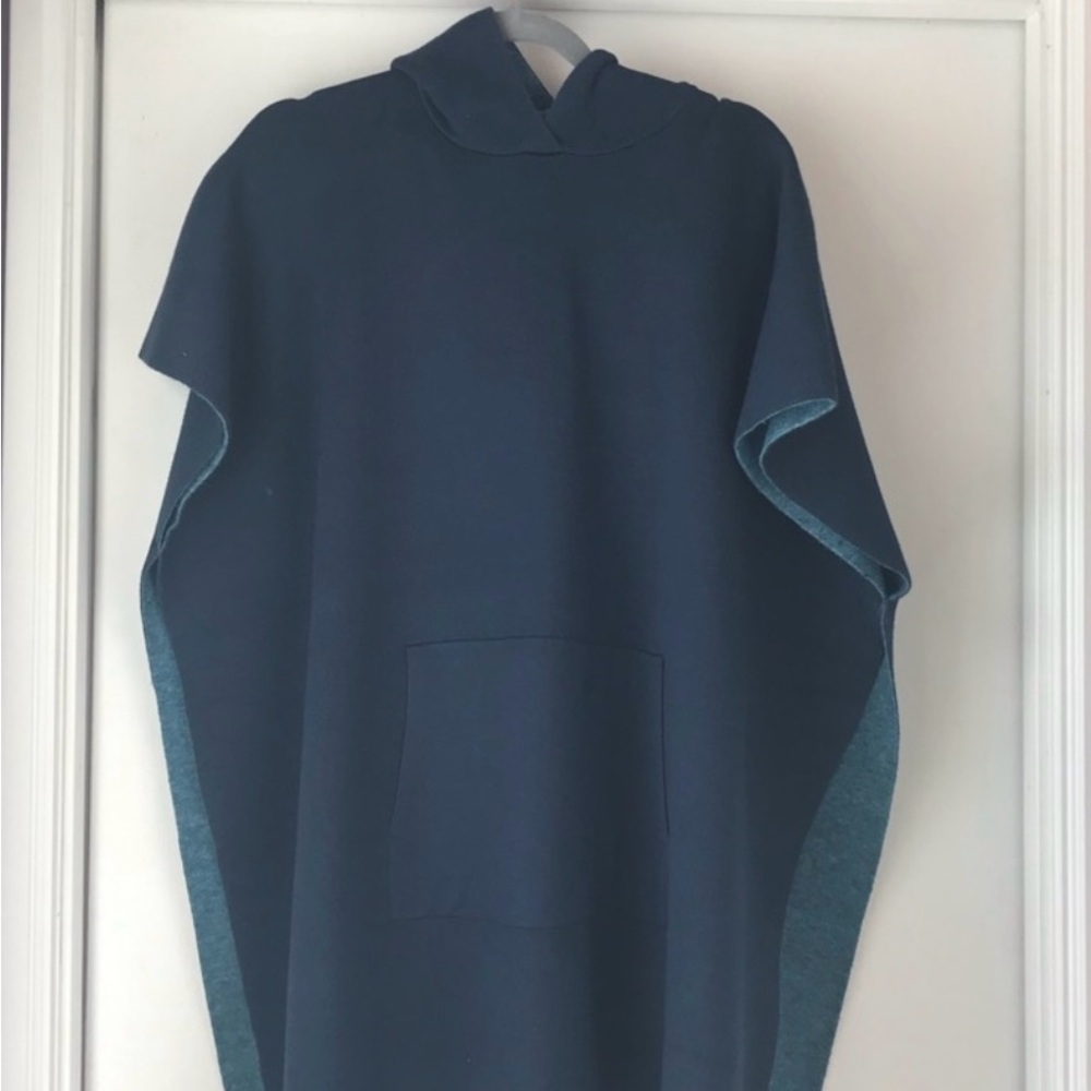 Lululemon cape/poncho